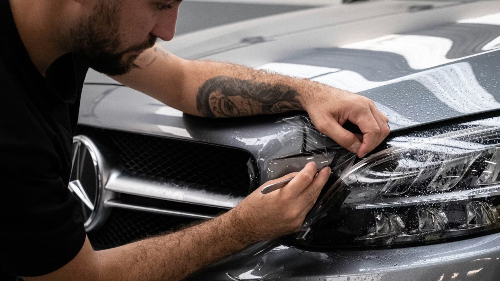 Aplikacja folii ochronnej PPF na Mercedesa w studiu Arm Car Detailing